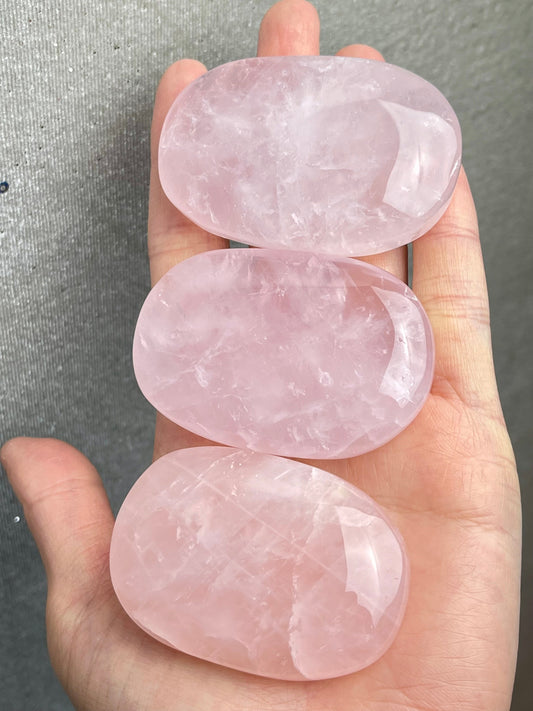 Rosenkvarts Håndstein