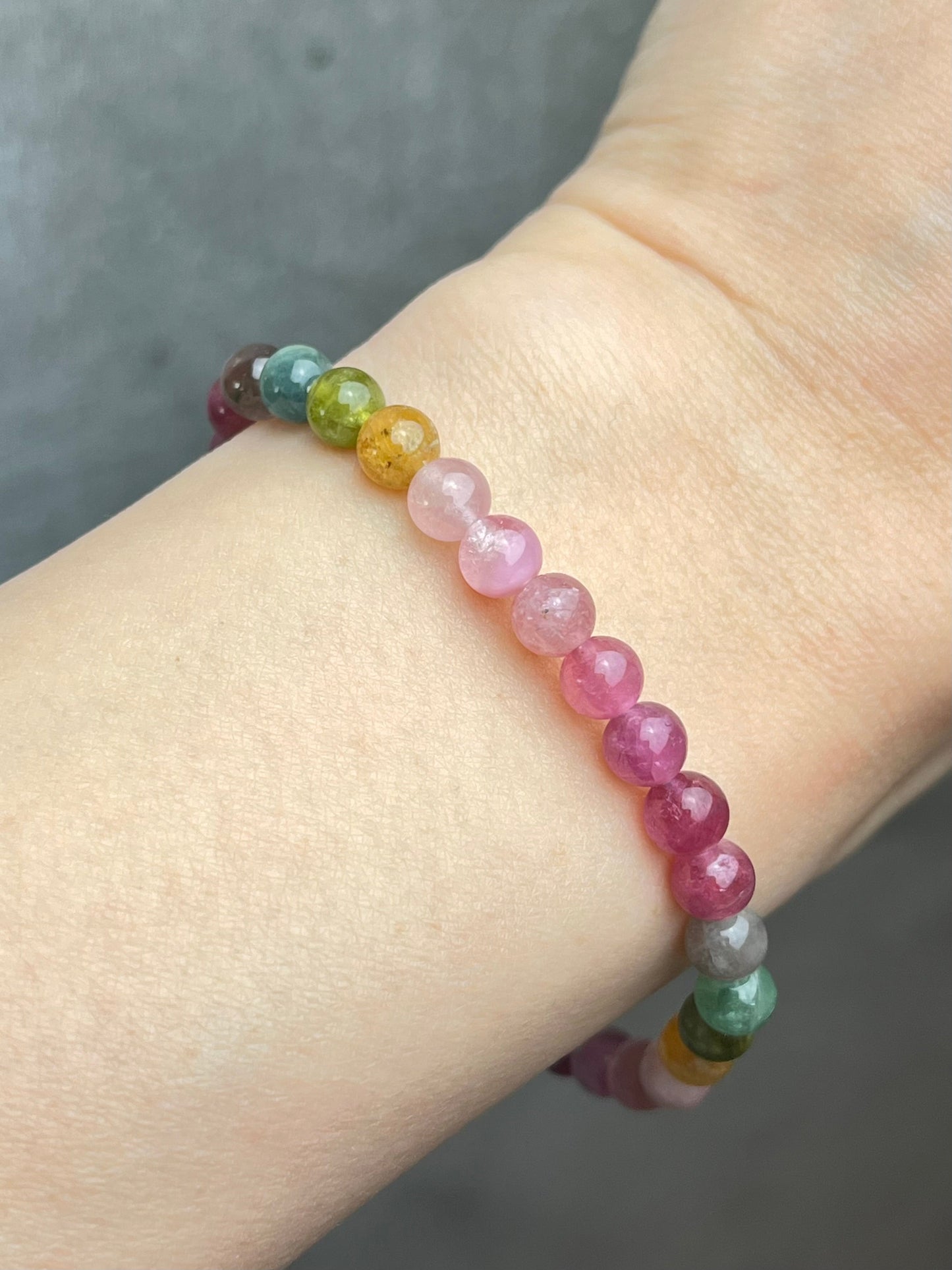 Regnbue Turmalin armbånd 5-6mm+