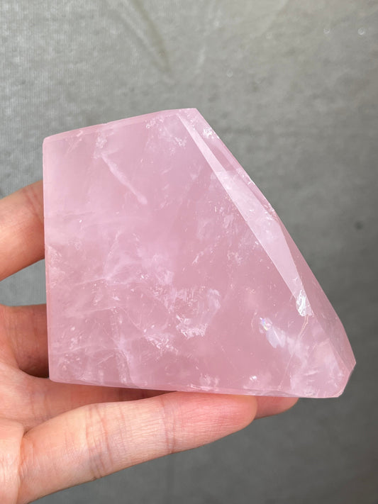 Rosenkvarts fri form G