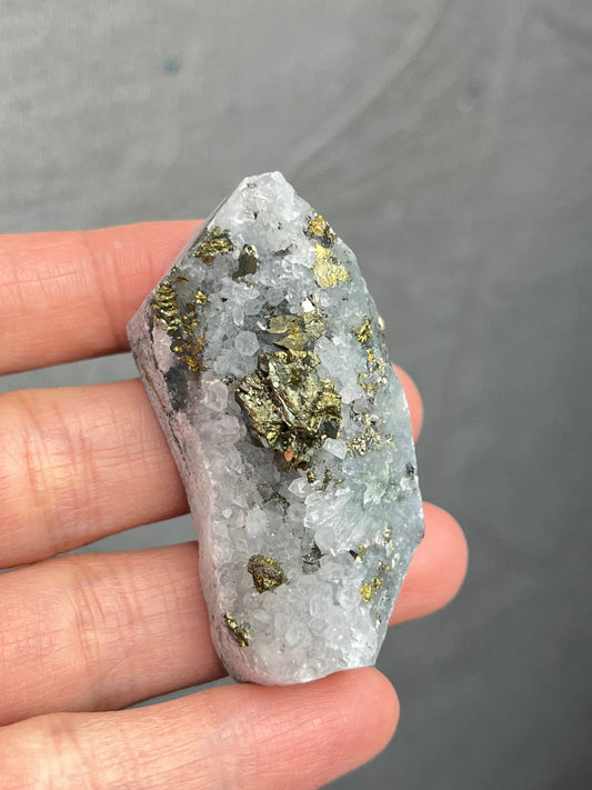 Kvarts, Pyritt, Chalcopyritt