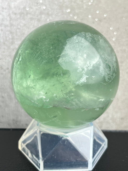 Grønn fluoritt kule