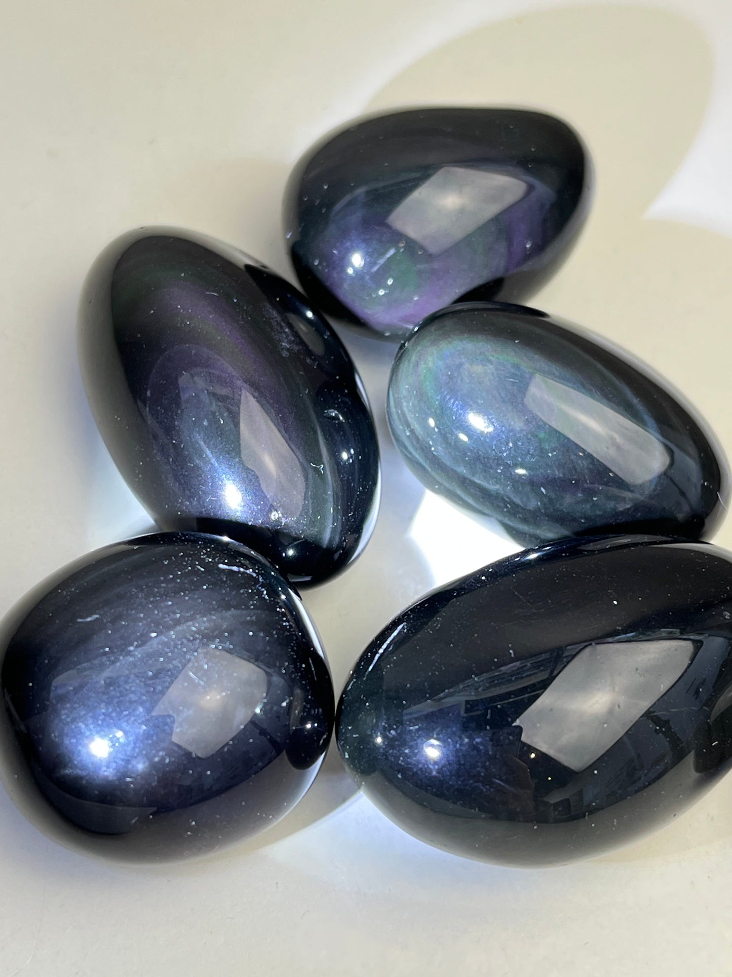 Obsidian Regnbue tromlet 30-45mm