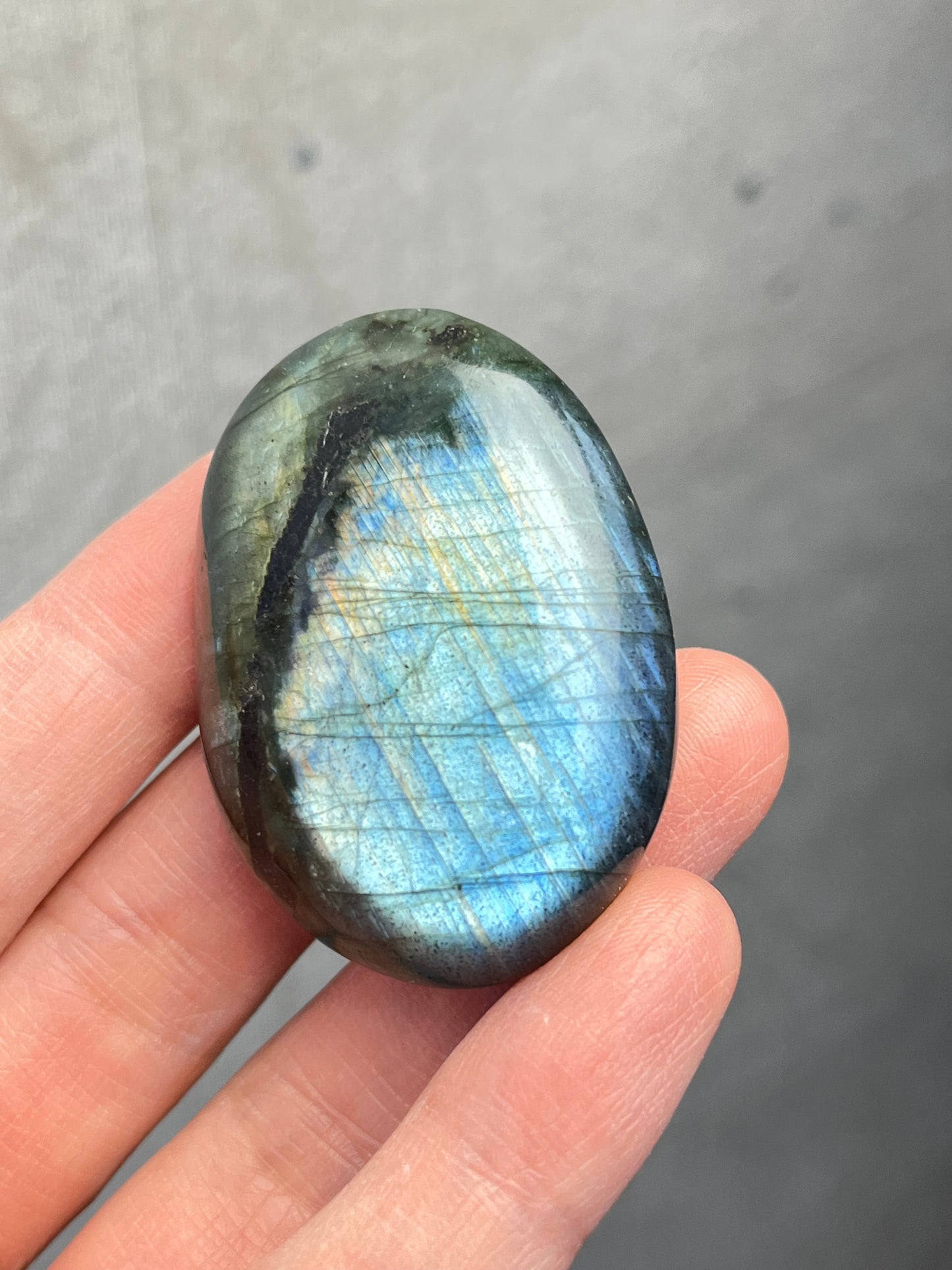 Labradoritt Håndstein 43-48mm