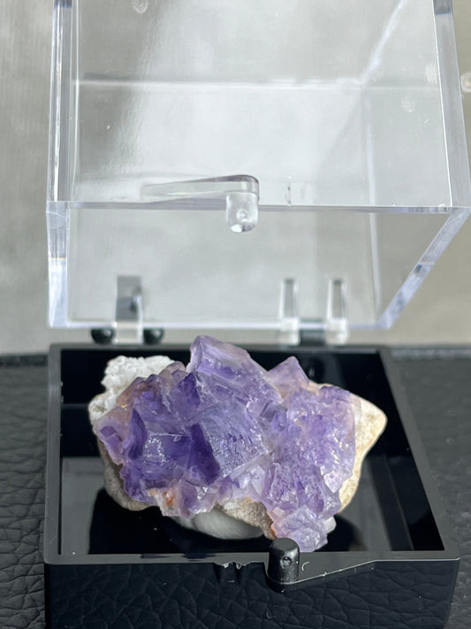 Lilla Fluoritt med boks, God kvalitet J