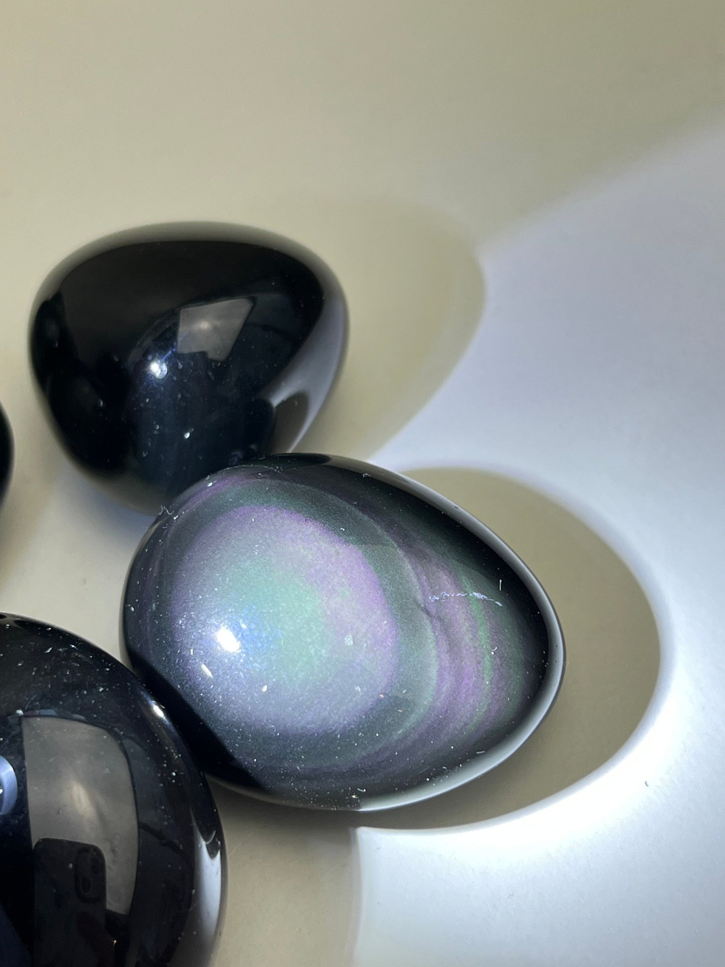 Obsidian Regnbue tromlet 30-45mm