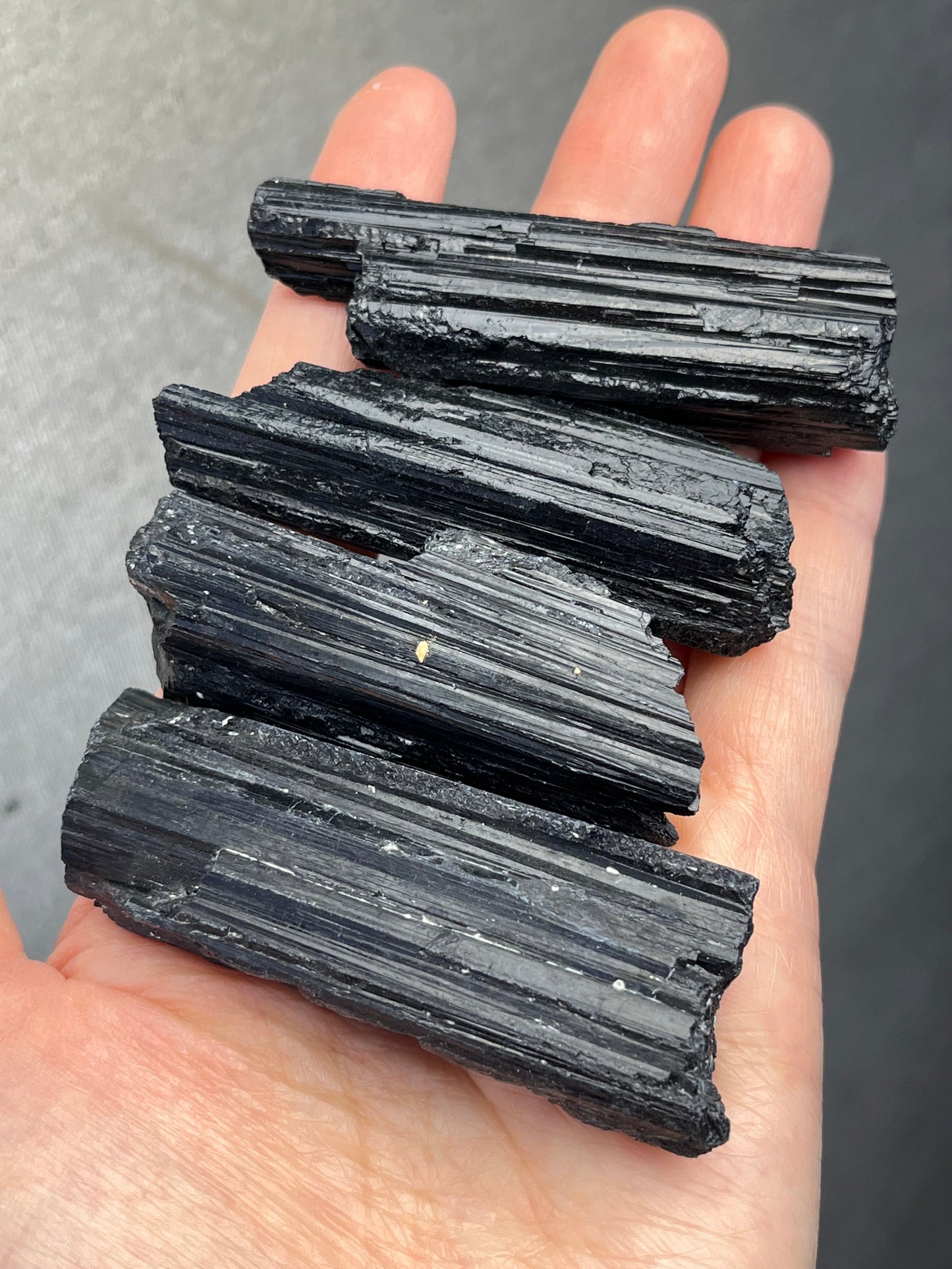 Svart Turmalin Rå 45-70mm