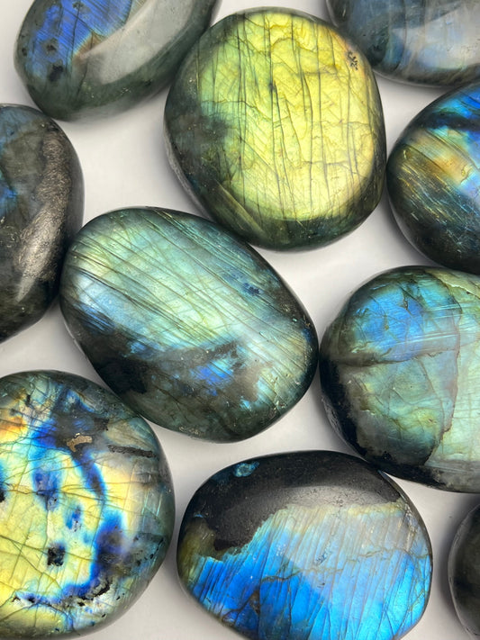 Labradoritt Håndstein 48-57mm