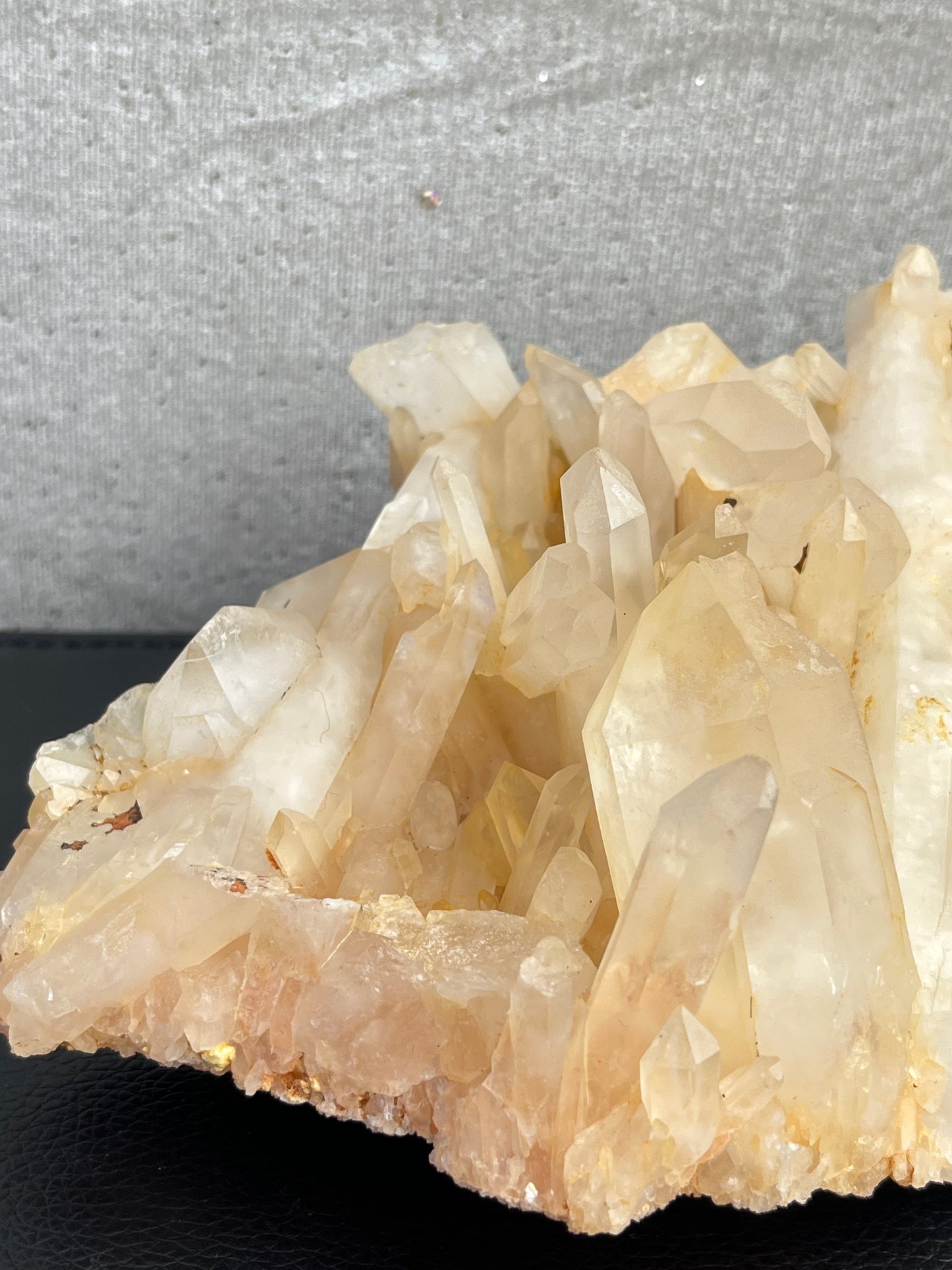 Kvarts gruppe med jernoksid, 1.1kg