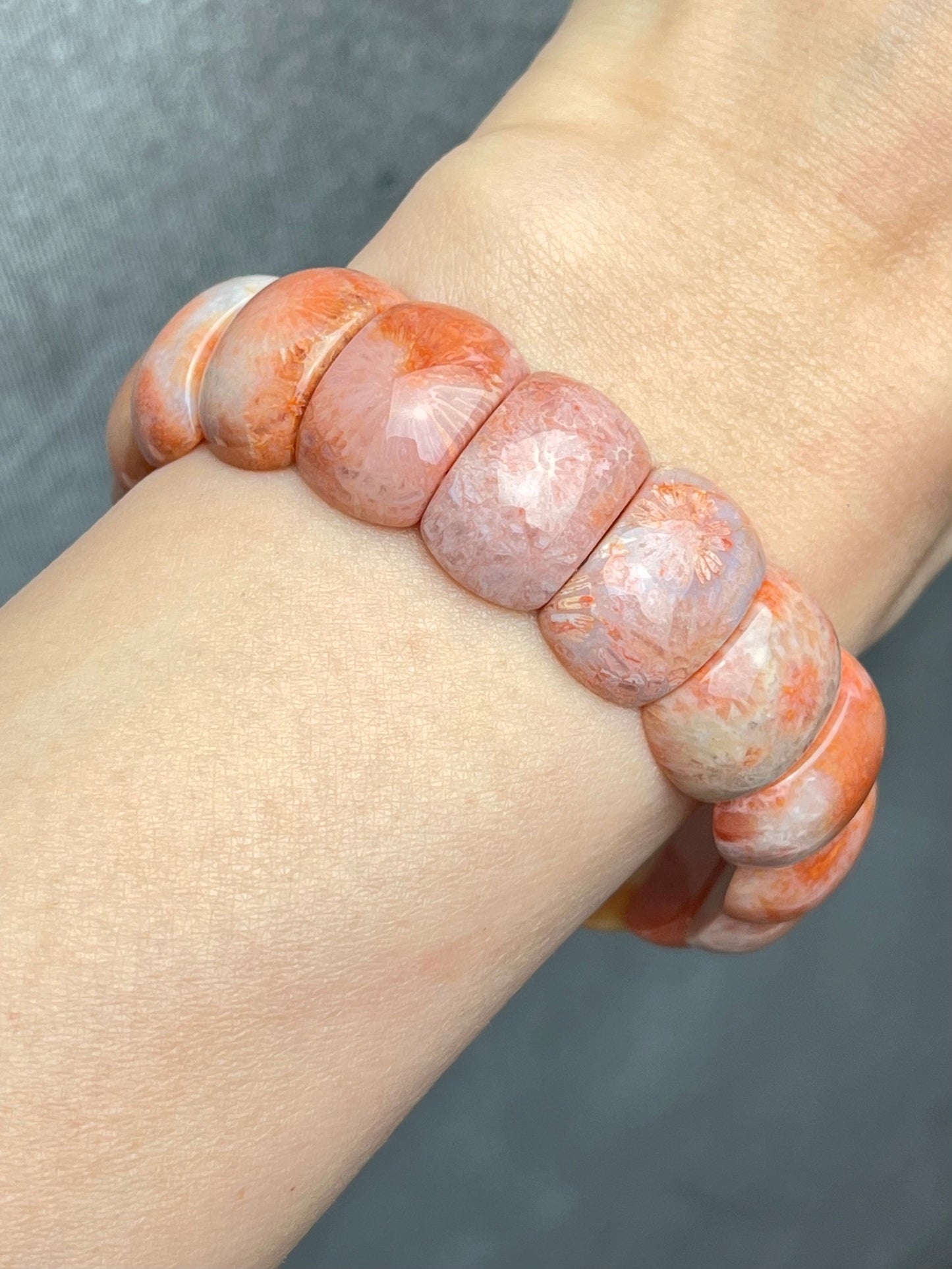 Agatisert Korall armbånd 18mm+