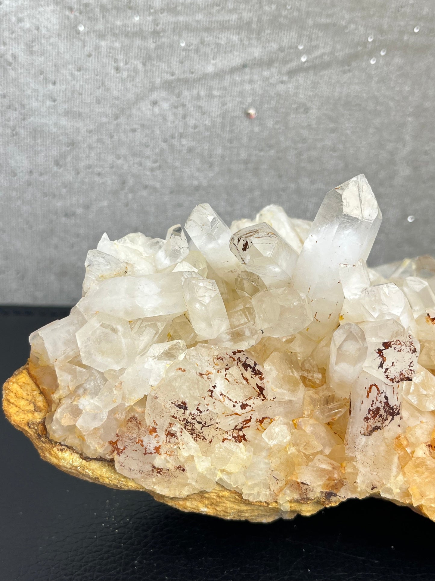 Kvarts gruppe med jernoksid