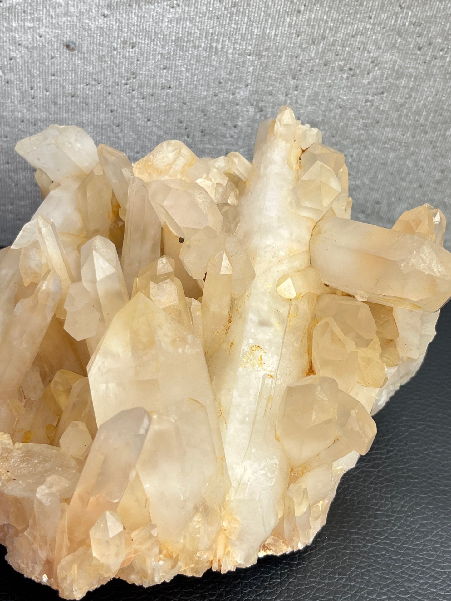 Kvarts gruppe med jernoksid, 1.1kg