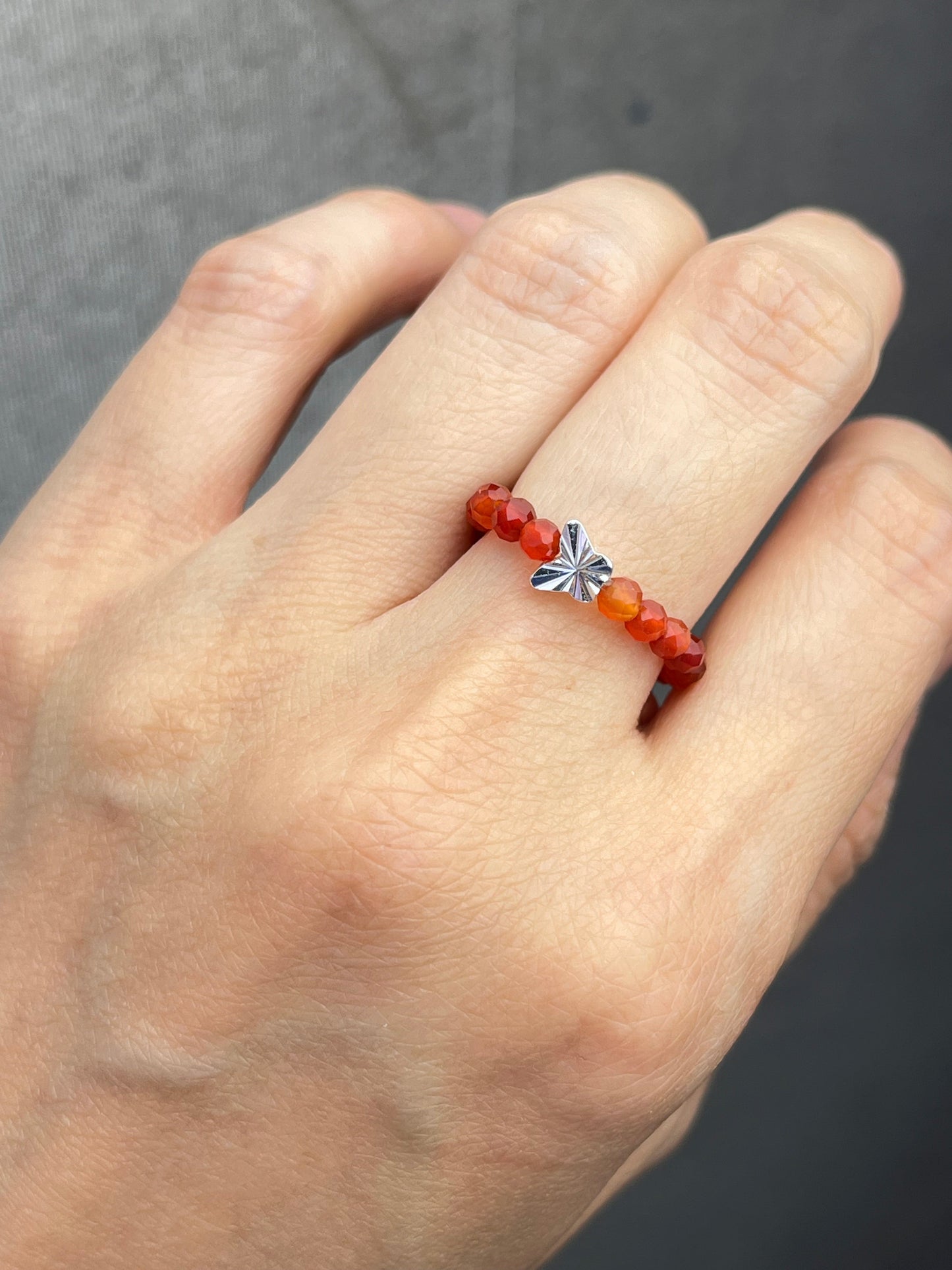 Ring av Karneolperler