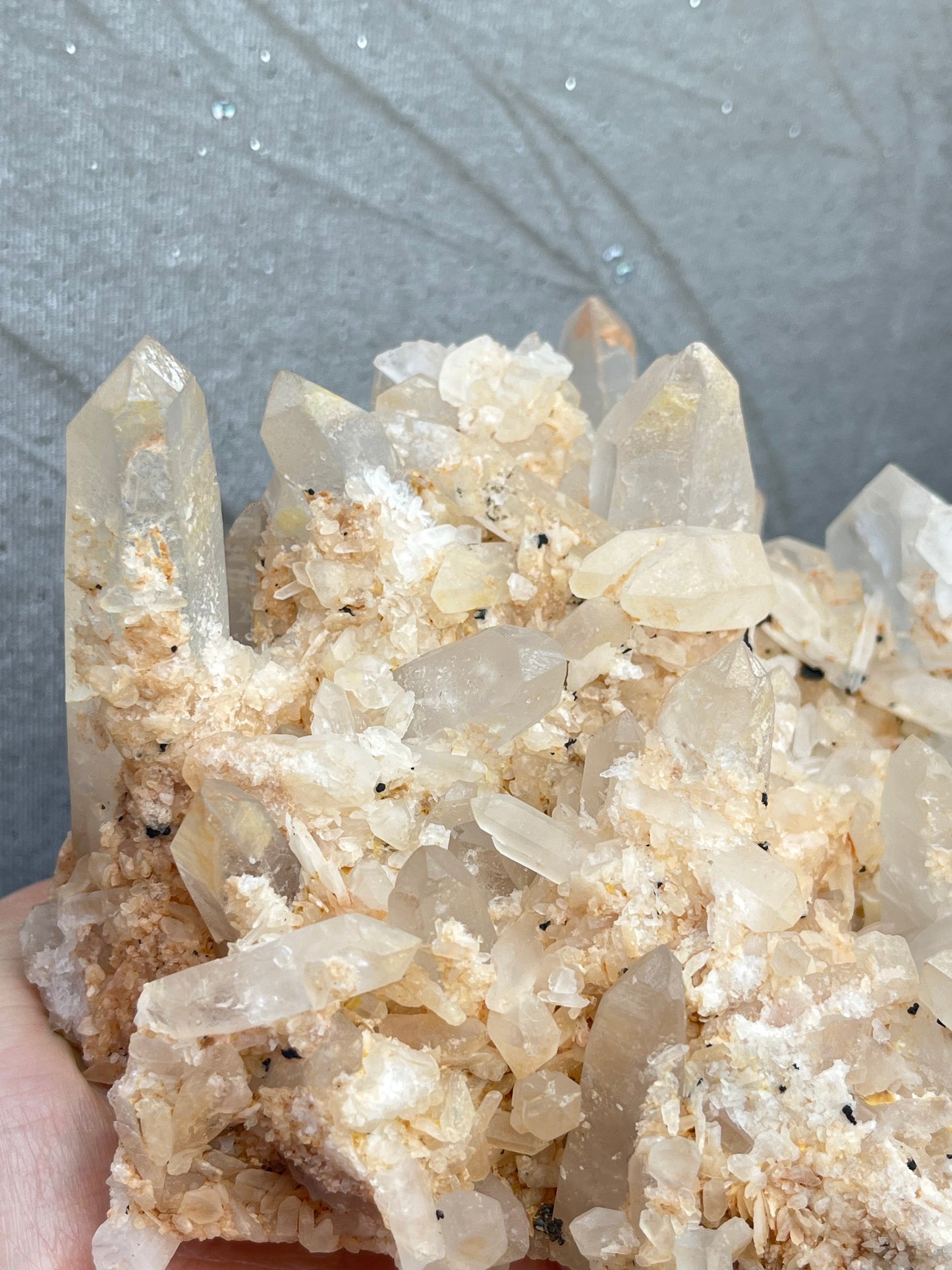 Kvarts gruppe med jernoksid, 1.3kg