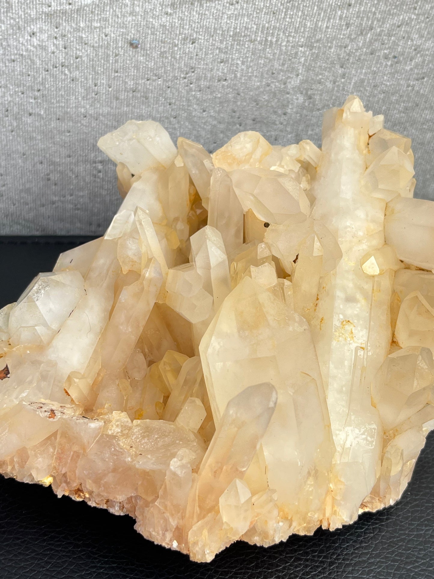 Kvarts gruppe med jernoksid, 1.1kg