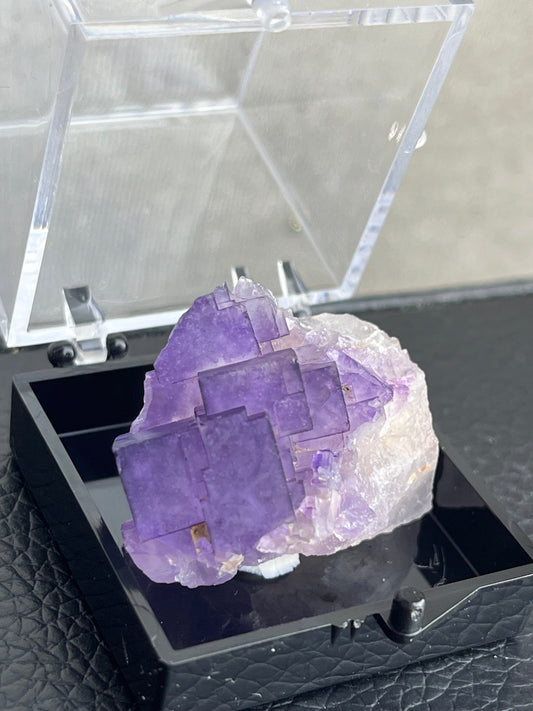 Lilla Fluoritt med boks, God kvalitet I